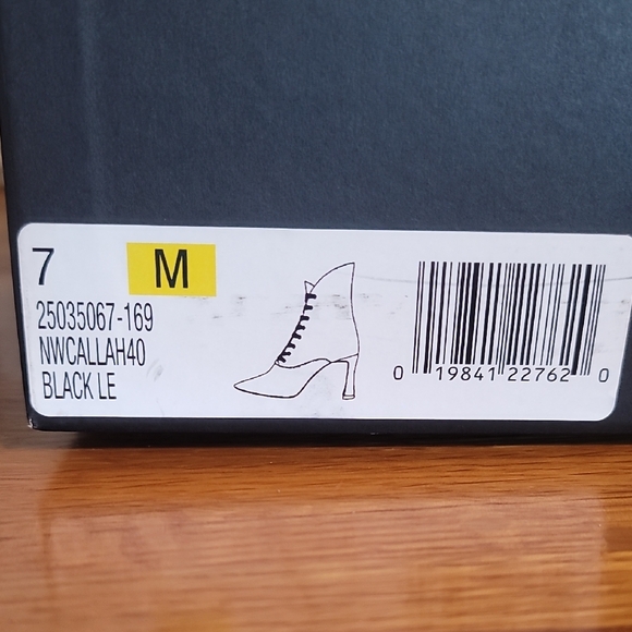 Nine West CALLAH 40th Anniversary Boots - Picture 2 of 5